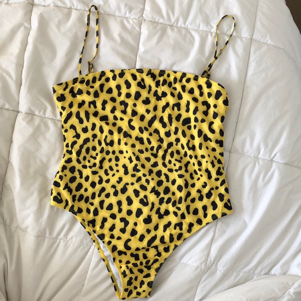 ⚫️🟡Yellow Leopard swimsuit 🟡⚫️
